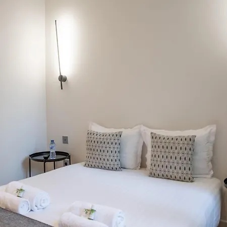 Lavie Maison : A C & Spacious & Center Of דירה