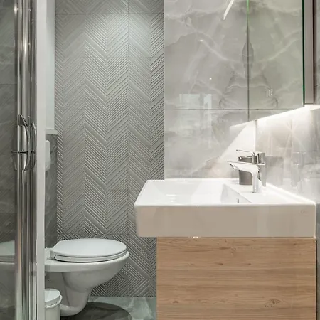 Lavie Maison : A C & Spacious & Center Of *