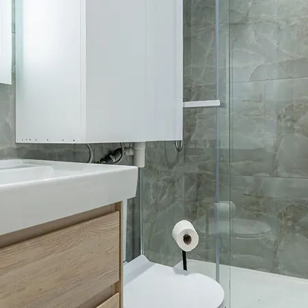 Lavie Maison : A C & Spacious & Center Of