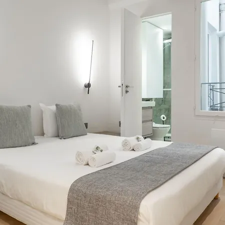 Lavie Maison : A C & Spacious & Center Of
