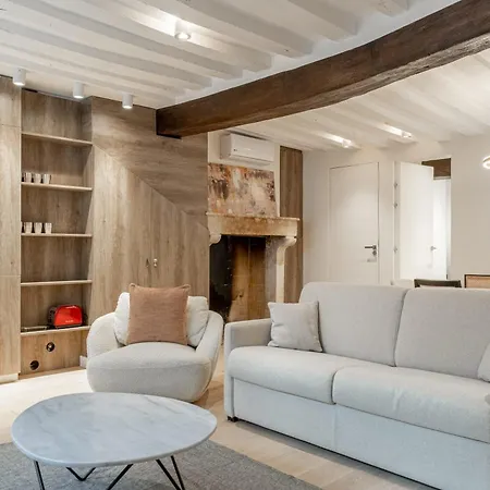 Lavie Maison : A C & Spacious & Center Of *