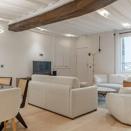 Lavie Maison : A C & Spacious & Center Of דירה